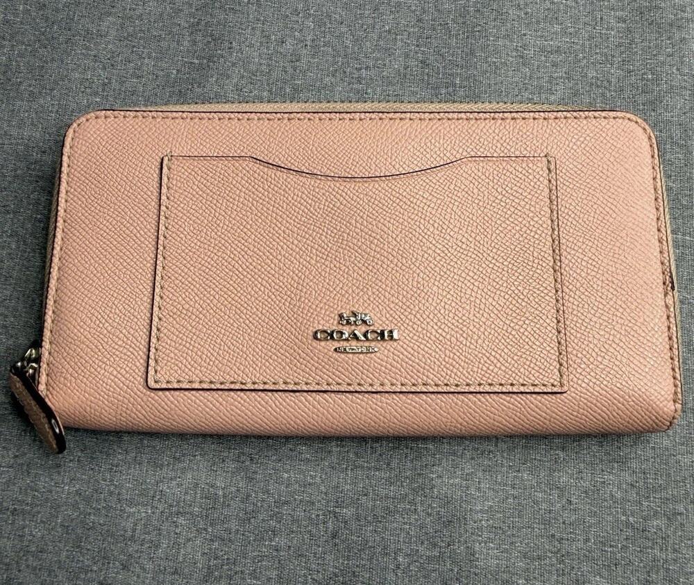 Coach Long Zip Around Wallet - Light Pink (C4451 IMRRJ) Xlnt Condition